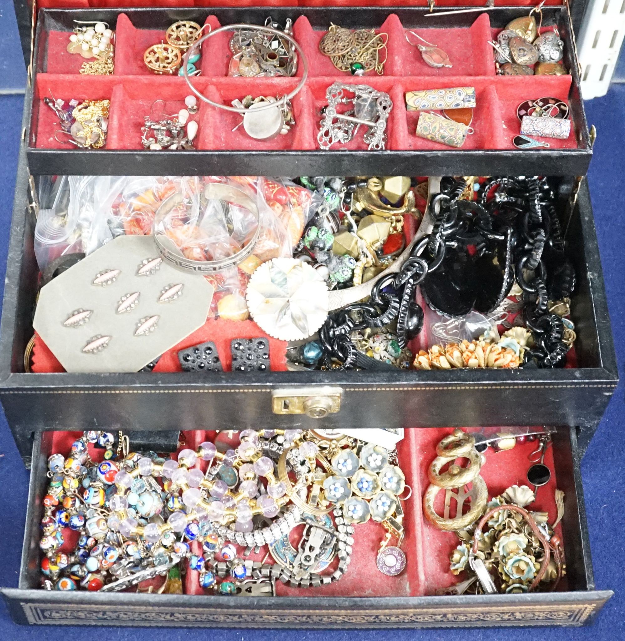 A quantity of assorted mainly costume jewellery, including Venetian style glass bead necklaces, banded agate necklace, earrings, brooches, marcasite, etc.